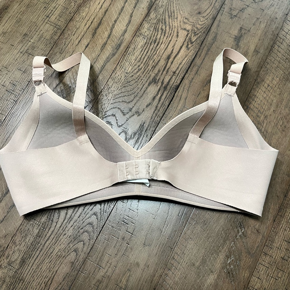 Warners bra 36C blissful benefits nude tan wireless seamless - Picture 2 of 10